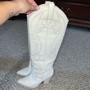 Steve Madden Lasso Bone Leather Boots